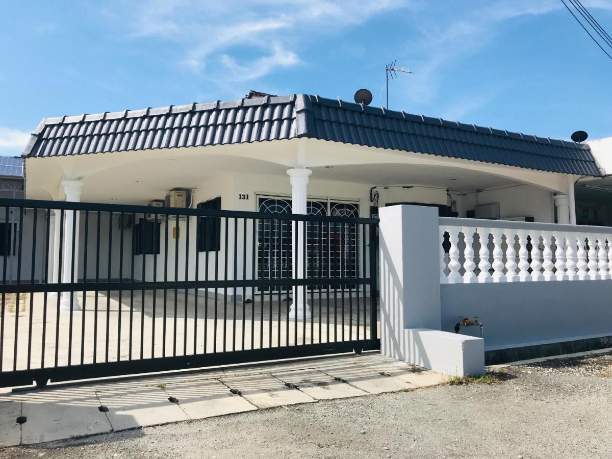 Cozy And Comfortable Homestay In Sungai Siput Exterior foto
