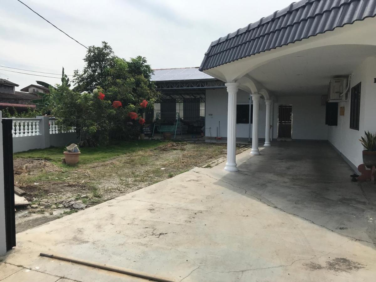 Cozy And Comfortable Homestay In Sungai Siput Exterior foto